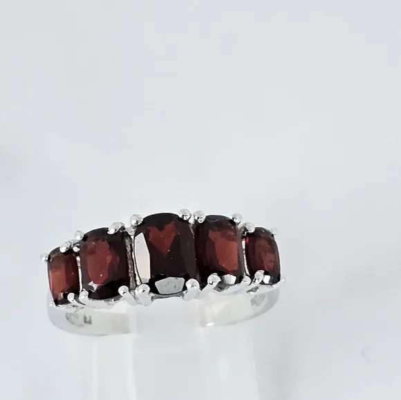 Genuine Red Garnet 5 Stone & Diamond Ring in Sterling Silver! Sz 8! - Picture 7 of 10